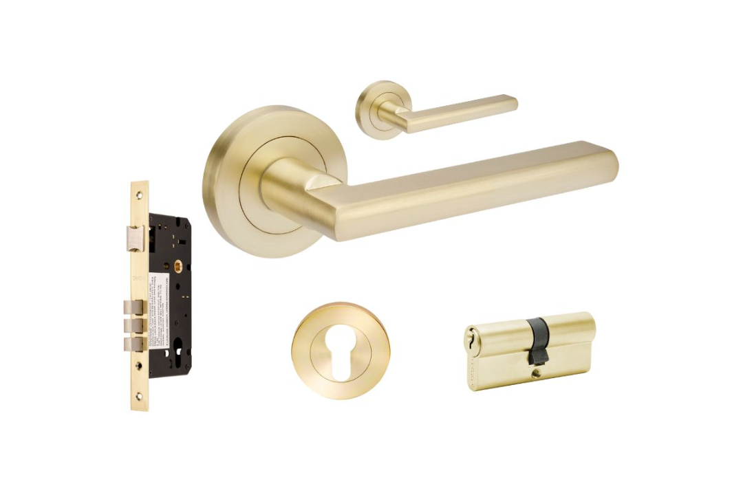Product picture of the Zanda Epic Door Handle on Round Rose Satin Brass entry set with key/key cylinder on a white background.