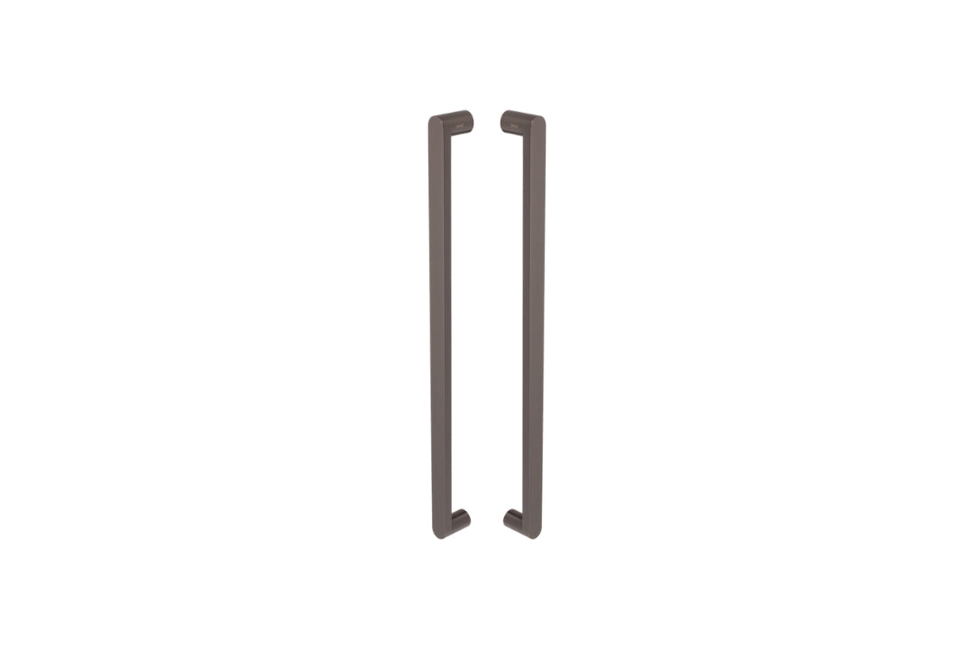 Product picture of the Zanda Duke Graphite Nickel Pull Handle 600mm on a white background.