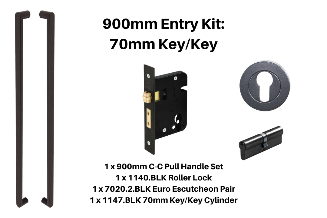 Product picture of the Duke Matt Black Pull Handle 900mm Entry Kit 3 on a white background.