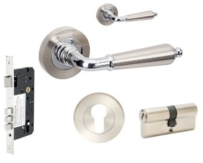 Zanda Oxford Door Lever Handle on Round Rose