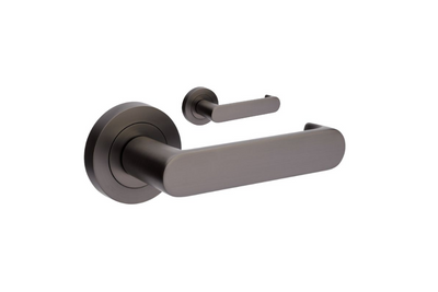 Product picture of the Zanda Duke Return Door Lever Handle on Round Rose Graphite Nickel on a white background