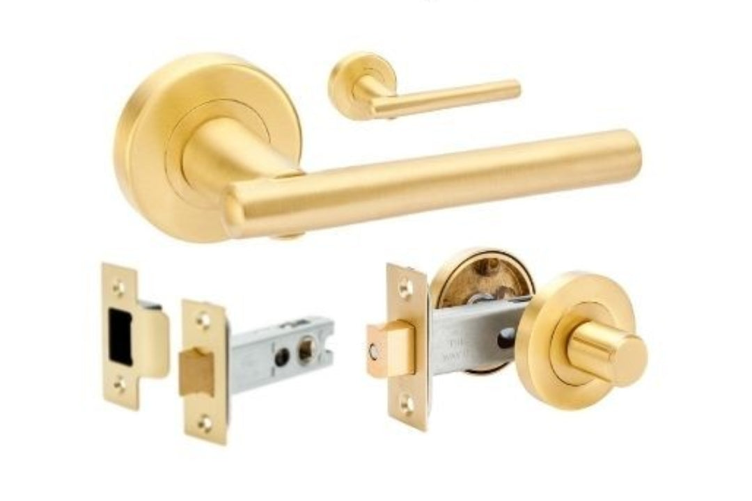 Product image of the Avante Satin Brass Door Handle Privacy Set on a white background.