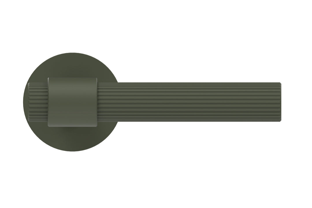 The Green Oxid Natur lever front on with a white background.