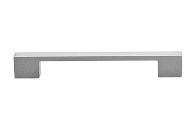 Kethy Binda 128mm Cabinet Handle in Matt Silver – Modern pull handle for kitchen and bathroom cabinetry.